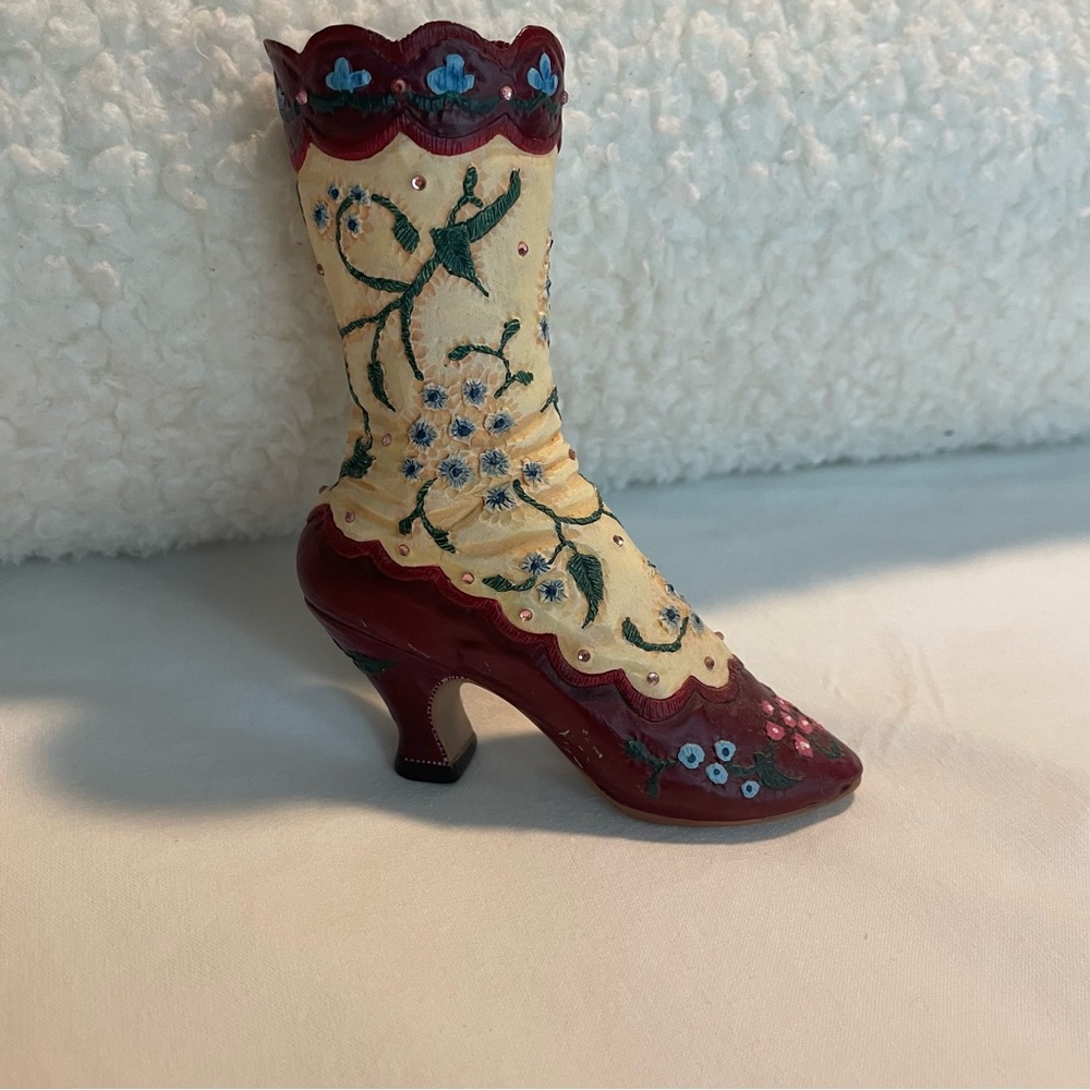 Opera Boot